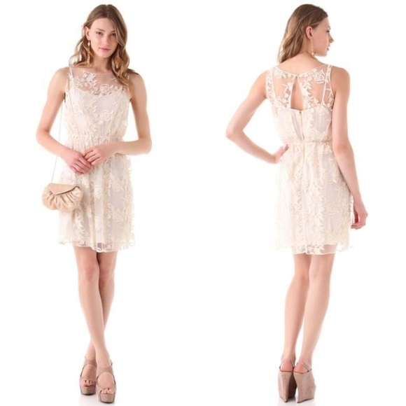 2X HP. ALICE And Olivia Darcy Lace Layover Dress - Picture 2 of 13